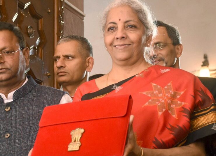 Budget 2024 : बजट में राजकोषीय घाटा लक्ष्य घटाकर 5 प्रतिशत कर सकती है सरकार