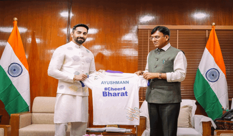 केंद्रीय खेल मंत्री Mansukh Mandaviya और Ayushmann Khurrana ने की…