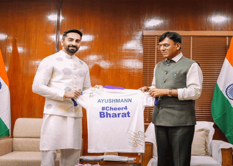 केंद्रीय खेल मंत्री Mansukh Mandaviya और Ayushmann Khurrana ने की…