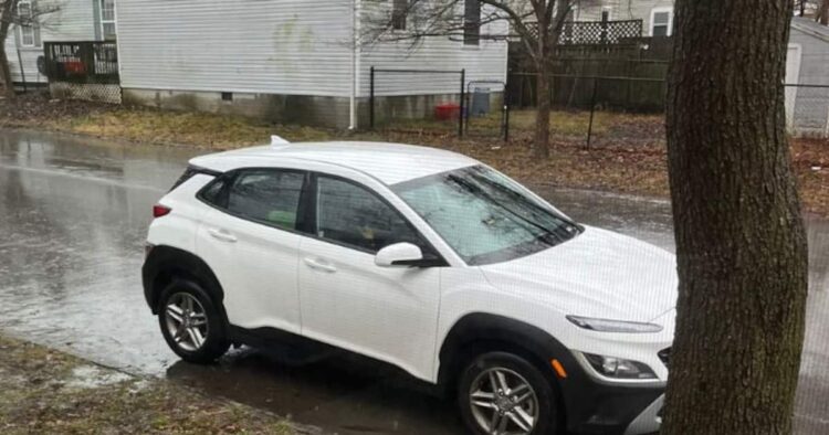 बारिश के मौसम में ऐसे रखें कार का ख्याल, बिल्कुल भी नहीं आएगी दिक्कत 1 बारिश के मौसम में ऐसे रखें कार का ख्याल, बिल्कुल भी नहीं आएगी दिक्कत