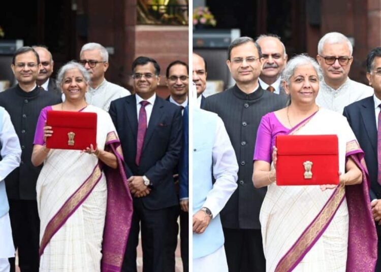 बजट के लिए वित्तमंत्री ने पहनी खास साड़ी, व्हाइट-पिंक गोल्ड बॉर्डर में दिया ये संदेश