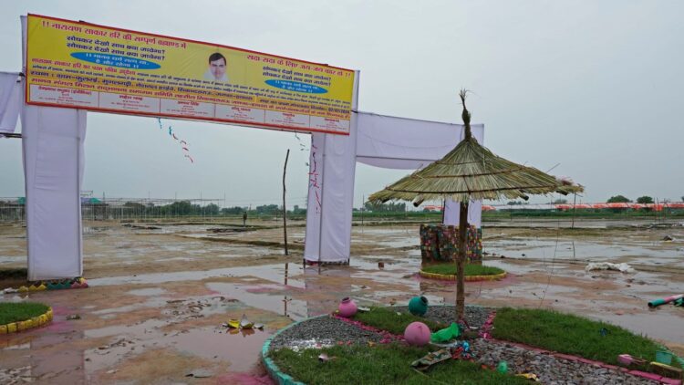 Hathras Stampede: 80,000 की परमिशन थी, सत्संग में पहुंचे 2.5 लाख लोग,