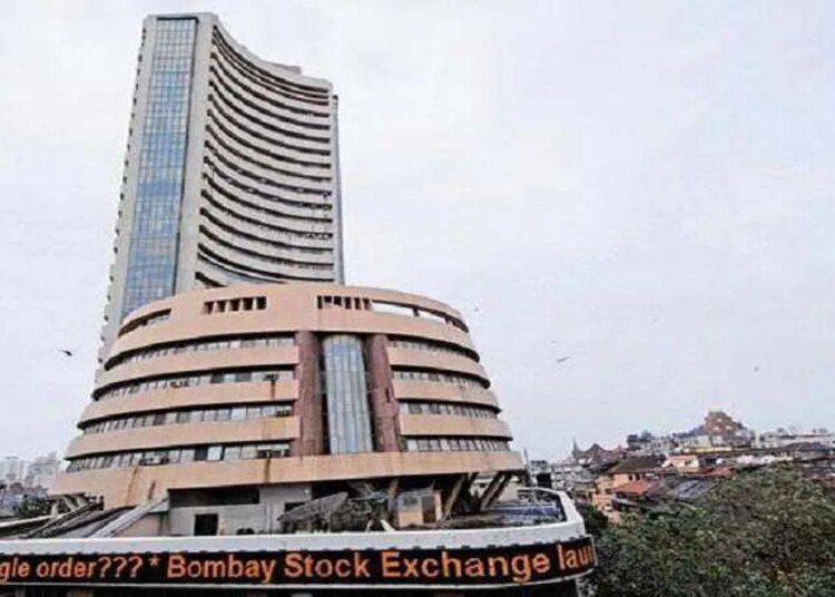 शेयर बाजार ऑल-टाइम हाई के करीब बंद, निफ्टी 24,950 के पार