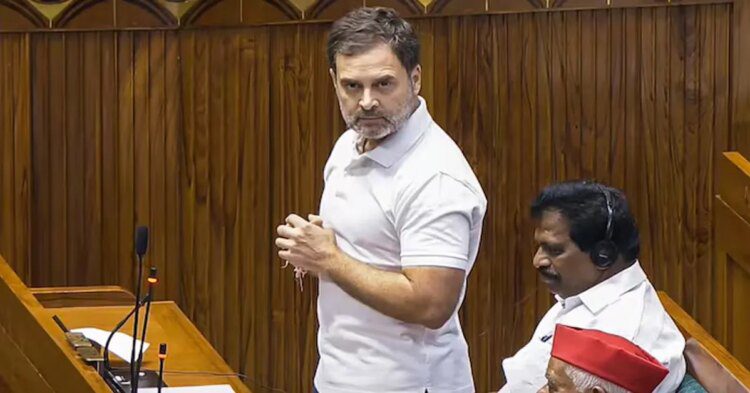 राहुल गांधी के हिंदुत्व वाले बयान पर सड़क से संसद तक मचा बवाल