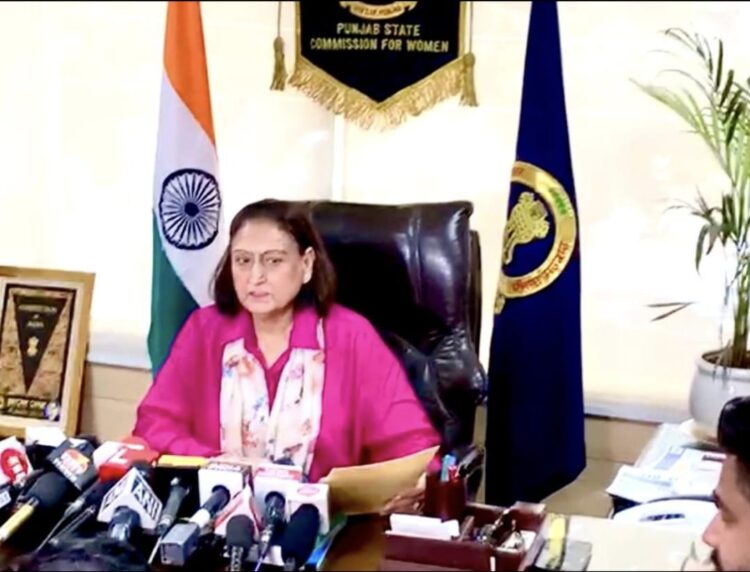 पंजाब राज्य महिला आयोग की चेयरपर्सन ने महिलाओं के मुद्दों को नजरअंदाज करने के लिए... 1 Raj Lali Gil