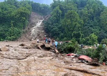 Himachal में बादल फटने से एक व्यक्ति की हुई दर्दनाक मौत, लोगों में दहशत का माहौल