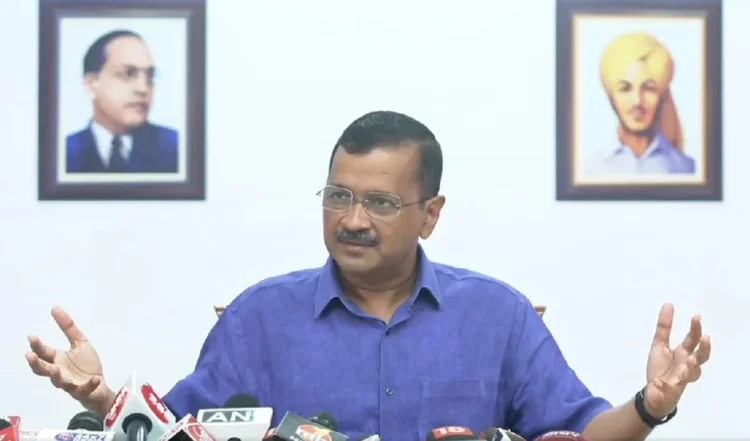 अमित शाह की निगरानी में दिल्ली में कुछ भी सुरक्षित नहीं है; मेट्रो केबल भी चोरी हो गई: अरविंद केजरीवाल 1 Arvind Kejriwal पर वीरेंद्र सचदेवा ने साधा निशाना, कहा जमानत के लिए मधुमेह अभियान रहा असफल