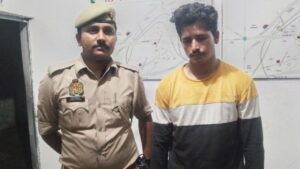 मोबाइल मैकेनिक को मारना था, बुआ को लगी गोली… सपा नेता के भाई की गुंडई