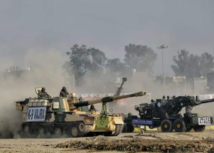 Defence stocks की रैली से चूक गए? Chris Wood ने बताया कब ले सकते हैं फ्रेश एंट्री