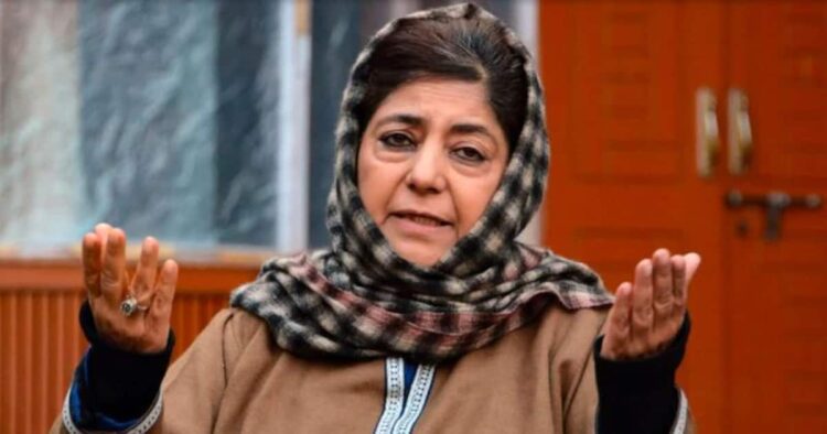 डोडा में सैनिकों के मारे जाने के बाद महबूबा मुफ्ती का फूटा गुस्सा, DGP को…