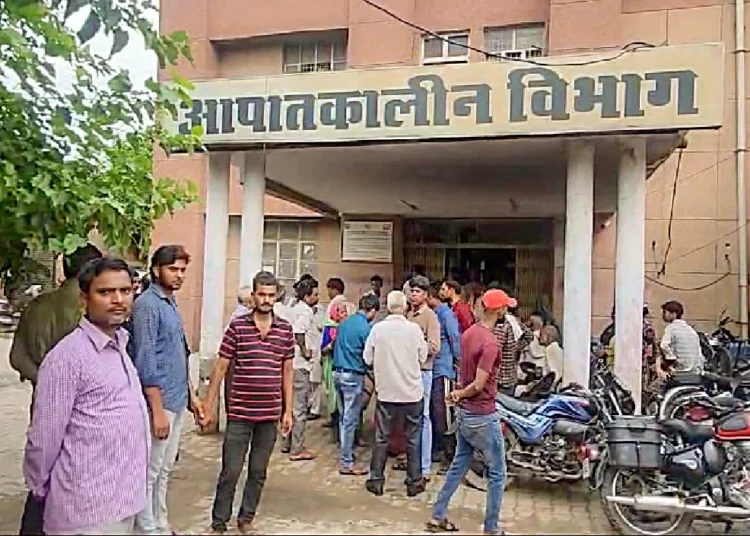 Hathras Stampede में साकार हरि घिरे, जानें उनकी पूरी कहानी, कैसे पत्नी संग करते थे सत्संग