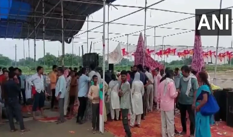 हाथरस में सत्संग के दौरान भगदड़, 70 से ज्यादा लोगों की मौत,