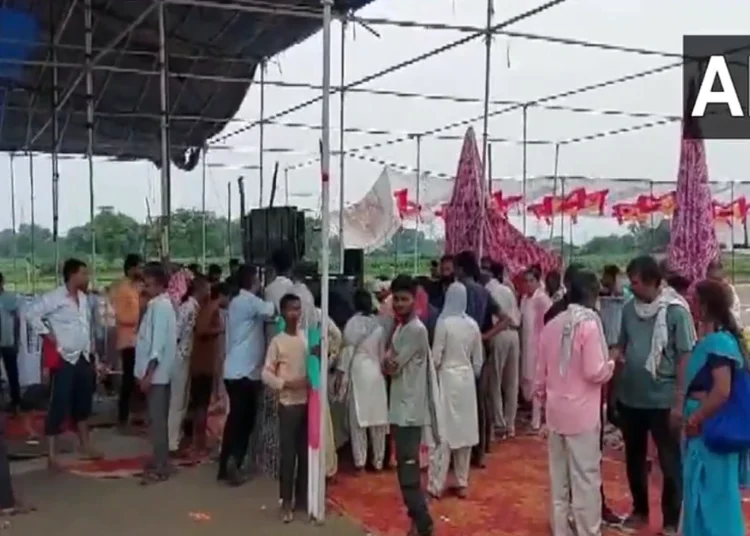 हाथरस में सत्संग के दौरान भगदड़, 70 से ज्यादा लोगों की मौत,