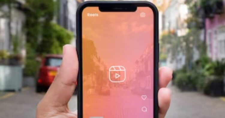 रील बनाने का नशा पड़ सकता है भारी, राजस्थानी लड़के की जानलेवा हरकत से ले सकते है सीख 1 रील बनाने का नशा पड़ सकता है भारी, राजस्थानी लड़के की जानलेवा हरकत से ले सकते है सीख