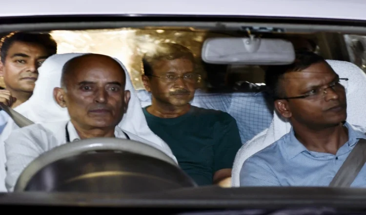 जेल में जानबूझकर कम खा रहे हैं केजरीवाल, LG सक्सेना ने... 1 जेल में जानबूझकर कम खा रहे हैं केजरीवाल, LG सक्सेना ने…