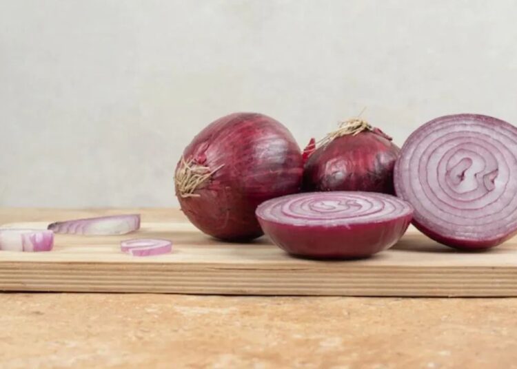 क्या महंगे प्याज से मिलेगी राहत? महाराष्ट्र चुनाव से पहले सरकार ने उठाया ये कदम