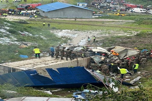 नेपाल के काठमांडू में दर्दनाक हादसा, उड़ान भरते ही विमान क्रैश; 19 लोग थे सवार 1 नेपाल के काठमांडू में दर्दनाक हादसा, उड़ान भरते ही विमान क्रैश; 19 लोग थे सवार