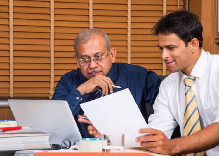 Budget 2024 : टैक्स स्लैब ही नहीं पूरी हो सकती है सैलरीड क्लास की 5 उम्मीदें