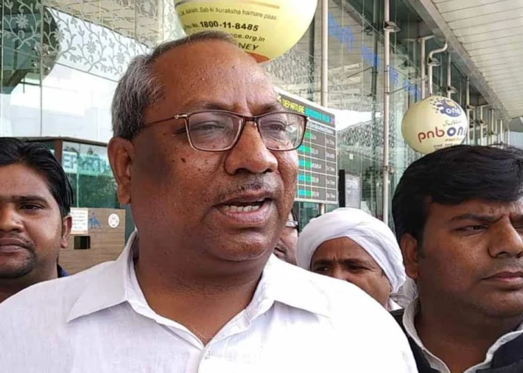 Yogi सरकार के मंत्री संजय निषाद ने बाबा की बुलडोजर नीति पर उठाये सवाल, हो गया बवाल