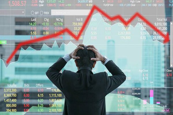 Share Market में मचा कोहराम, 6 घंटे में निवेशकों के 8 लाख करोड़ रुपए हुए स्वाहा 1 Share Market में मचा कोहराम, 6 घंटे में निवेशकों के 8 लाख करोड़ रुपए हुए स्वाहा