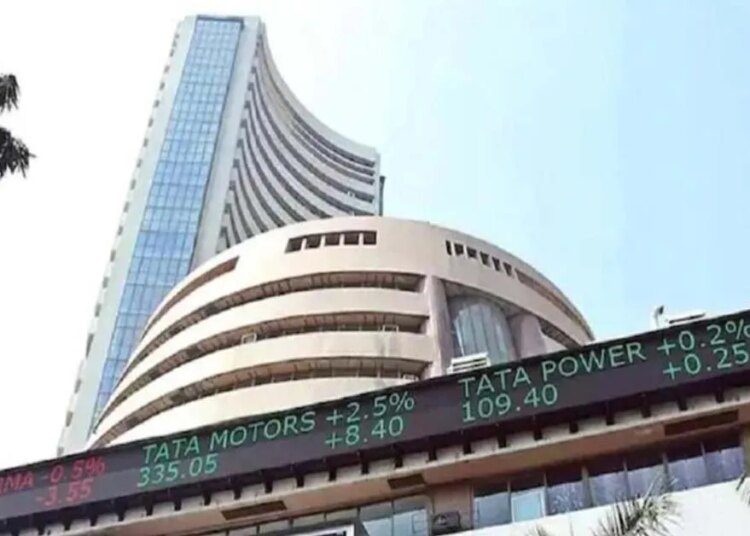 धुआंधार तेजी के बाद सेंसेक्स और निफ्टी सपाट पर हुआ बंद
