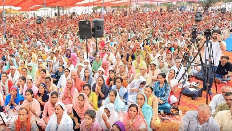 Hathras Stampede: विश्व हरि बाबा के मैनपुरी आश्रम की सुरक्षा कड़ी की गई,
