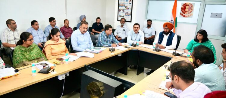 म्युनिसिपल कमिश्नरों