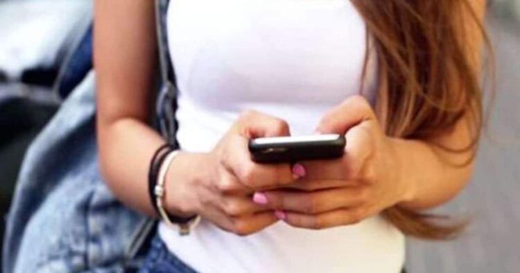 इंस्टाग्राम वाले सावधान: एक क्लिक और लखपति लड़की आ गई सड़क पर, गंवा दिए 40 लाख