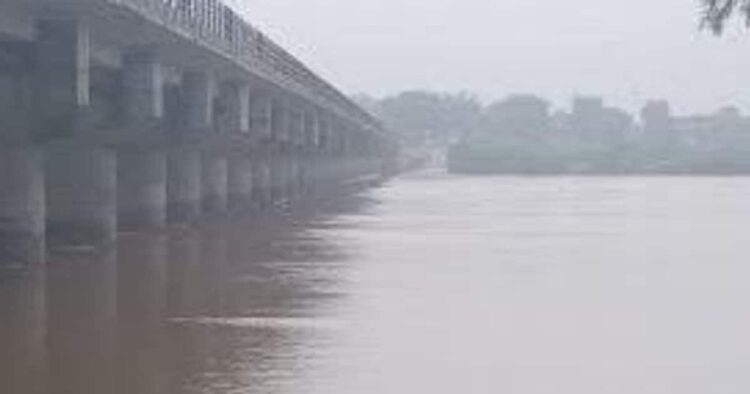 कोटा में बाढ़ की आंशका, पार्वती नदी के लेवल में बढ़ोतरी, MP से टूटा संपर्क 1 कोटा में बाढ़ की आंशका, पार्वती नदी के लेवल में बढ़ोतरी, MP से टूटा संपर्क