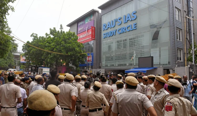 ’10 लाख रुपये की सहायता, मुफ्त कक्षाएं’,