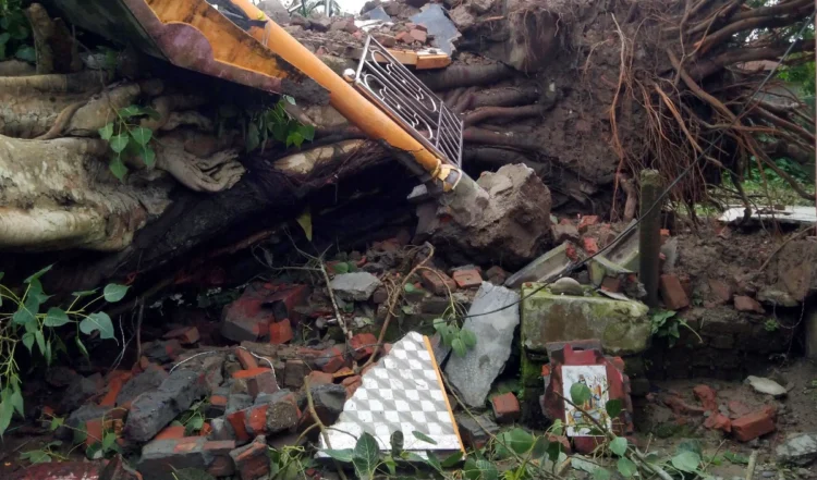 निर्माणाधीन मकान