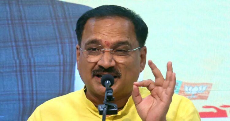 केजरीवाल पहले इस्तीफा दें फिर आतिशी झंडा फहराएं- वीरेंद्र सचदेवा