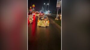 ऐसे मां बाप को तो जेल होनी चाहिए, पाकिस्तान से वायरल हुए इस VIDEO को देख भड़क गए लोग