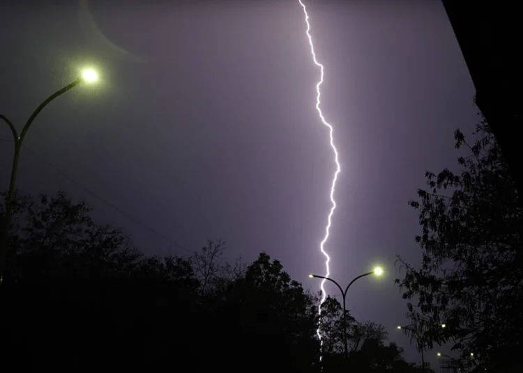 छत्तीसगढ़ : आकाशीय बिजली गिरने से तीन महिलाओं की मौत, सात अन्य घायल