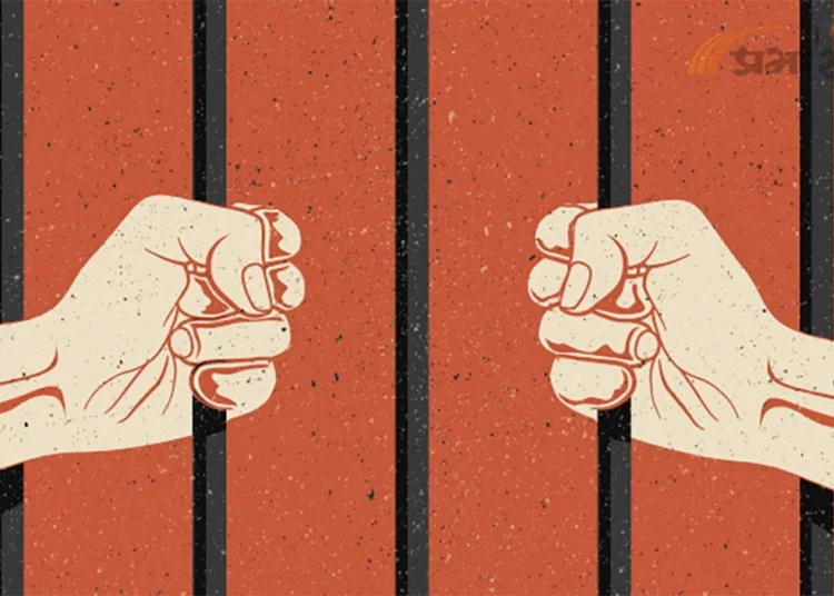 मदरसे पर छापा मारकर नोट छापने की मशीन और नकली नोट किये जब्त