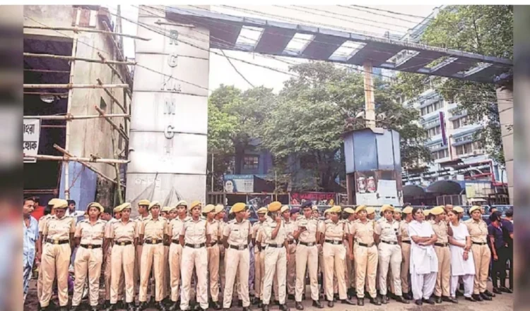 कोलकाता डॉक्टर बलात्कार हत्या नबन्ना अभियान में ममता के इस्तीफे की मांग तनावपूर्ण माहौल