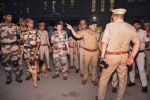 नोएडा में होटल, लॉज, मॉल समेत भीड़भाड़ वाले इलाकों में चप्पे चप्पे पर पुलिस की नजर