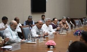 cliQ India Hindi