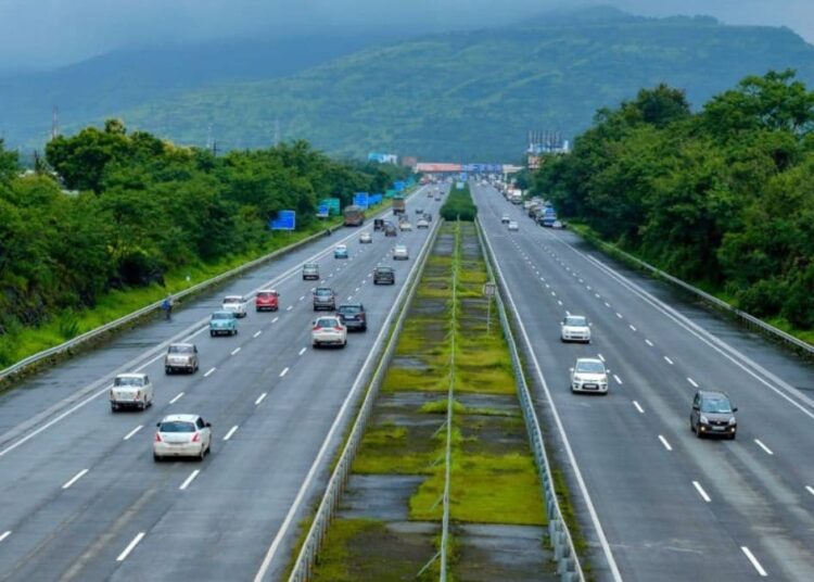 फास्टैग के लिए आज से बदले नियम, ब्लैकलिस्ट होने से बचने के लिए अपडेट करें एकाउंट