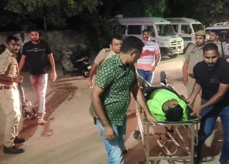 दूध का पैकेट लेने गई थी मासूम, दुकानदार ने बच्ची को दबोचा और…