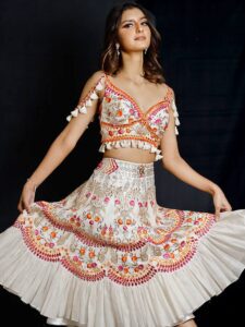 डांडिया रास में जमकर थिरकने के लिए परफेक्ट है ये शॉर्ट लहंगे डिजाइंस