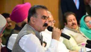 कर्मचारियों को समय पर मिल रहा वेतन : सीएम