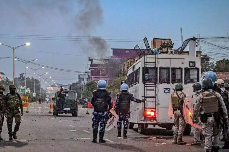 मणिपुर में फिर भड़की हिंसा, एक महिला की मौत