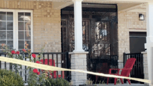 कनाडा के ब्रैम्पटन में प्रसिद्ध पंजाबी बिजनेसमैन के घर में घुसकर बदमाश ने की फायरिंग