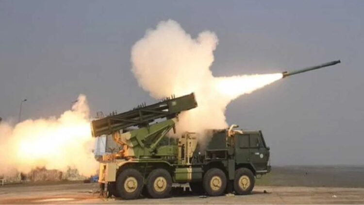 भारतीय सेना रॉकेट और मिसाइल कर रही तैयार