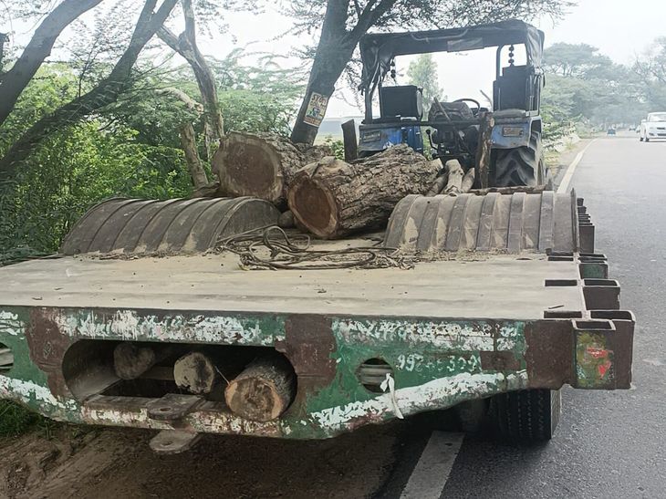 ट्रैक्टर ट्राली और ऑटो की टक्कर: परखच्चे उड़े; शीशे तोड़कर ऑटो चालक को बहार निकाला 1 ट्रैक्टर ट्राली और ऑटो की टक्कर: परखच्चे उड़े; शीशे तोड़कर ऑटो चालक को बहार निकाला