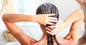 आप भी झड़ते बालों से हो गए हैं परेशान? ट्राई करें ये पांच हेयर मास्क,