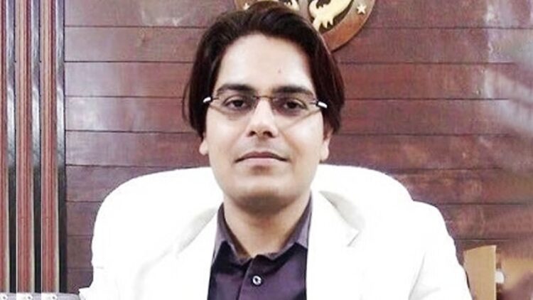 कौन हैं आगरा डीएम IAS भानु चंद्र गोस्वामी?