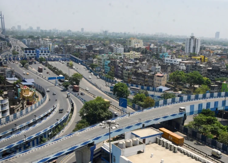 सड़क दुर्घटना में मोटरसाइकिल सवार दो व्यक्ति घायल