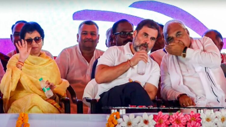 मंच पर साथ आकर भी हुड्डा के लिए नहीं बदले सैलजा के तेवर